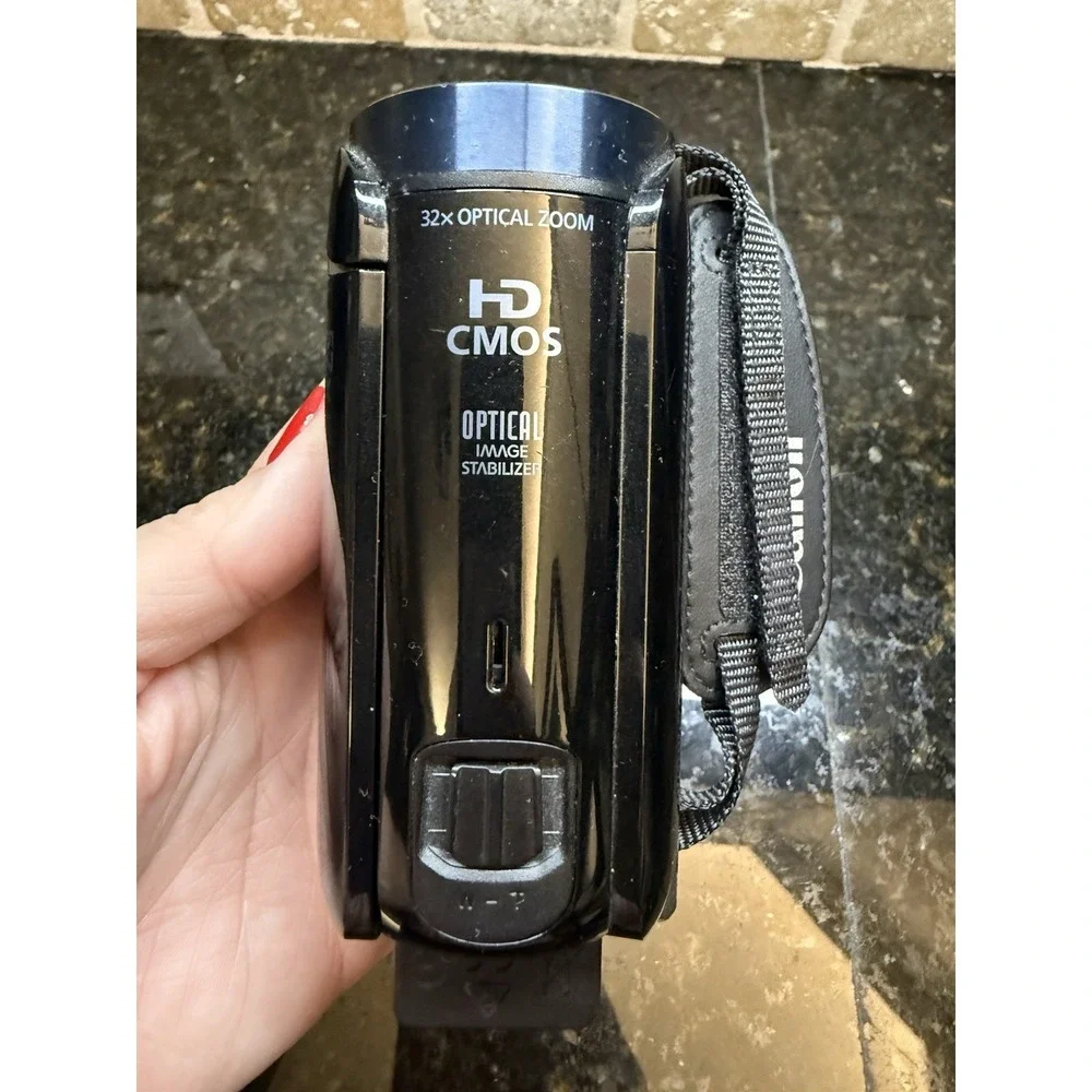 Canon‎ VIXIA HF R600 Video Camcorder Camera Full HD 57x Zoom CMOS